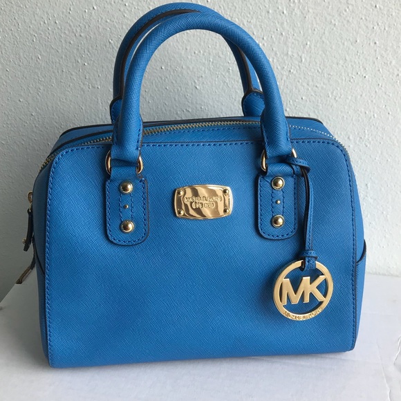 Michael Kors Handbags - Like New Michael Kors Satchel/Crossbody